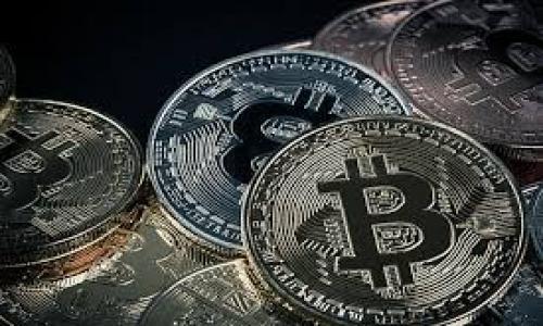 如何找到适合美国用户的USDT钱包

USDT钱包, 美国USDT钱包, 加密货币钱包, 数字货币安全/guanjianci

## 内容主体大纲

1. 引言
   - 概述USDT的定义及其重要性
   - 简介美国用户对USDT钱包的需求

2. 什么是USDT钱包？
   - USDT的全称及其功能
   - 钱包的类型：热钱包与冷钱包

3. 美国市场上的USDT钱包选择
   - 主流USDT钱包推荐（如Coinbase, Binance等）
   - 各钱包的特点和优势

4. 如何选择适合自己的USDT钱包？
   - 安全性
   - 使用便捷性
   - 资产管理功能

5. 常见的USDT钱包使用方式
   - 钱包的创建与备份
   - 如何充值与提现
   - USDT之间的转账

6. USDT的钱包安全策略
   - 如何保持钱包安全
   - 常见的安全威胁与防范措施

7. 美国支持的USDT钱包的未来趋势
   - 政府监管政策
   - 市场需求与技术发展

8. 结论
   - 总结选择USDT钱包的要素
   - 对未来数字货币钱包市场的展望

---

## 内容正文

### 引言

随着加密货币的迅速发展，USDT（Tether）作为一种稳定币，其受欢迎程度持续上升。特别是在美国市场，越来越多的用户希望能够方便地存储和管理他们的USDT资产，因此选择合适的钱包显得尤为重要。

本文将向您介绍USDT钱包的定义、当前市场上可用的选项、如何选择适合自己的钱包、以及如何确保钱包的安全性等内容。旨在帮助美国用户在寻找USDT钱包时做出更明智的选择。

### 什么是USDT钱包？

USDT的定义
USDT是由Tether公司发行的一种稳定币，其价值与美元保持1:1的固定比例。USDT的出现旨在为用户提供一个安全且高效的交易媒介，尤其在加密货币市场中。

USDT钱包的功能
USDT钱包主要负责存储用户的USDT资产，并允许用户进行充值、提现及转账。根据存储方式的不同，钱包可以分为热钱包和冷钱包。热钱包是与互联网连接的，便利但相对不够安全；冷钱包则是离线存储，安全性较高，但使用上不够便捷。

### 美国市场上的USDT钱包选择

主流USDT钱包推荐
在美国市场上，以下是一些广受欢迎的USDT钱包：
ul
  listrongCoinbase:/strong 作为一个大型的加密货币交易所，Coinbase提供用户友好的界面，并且与多个钱包管理工具兼容。/li
  listrongBinance:/strong Binance不仅提供交易功能，还允许用户存储USDT等多种数字资产，具有较高的安全级别。/li
  listrongExodus:/strong Exodus是一款桌面和移动钱包软件，支持USDT及多种加密货币，界面简洁易用。/li
/ul

各钱包的特点与优势
每种钱包有其独特的优势，用户应根据自身需要选择合适的工具。例如，Coinbase适合新手用户，Binance适合交易频繁的用户，而Exodus则更适合喜欢多种资产管理的用户。

### 如何选择适合自己的USDT钱包？

安全性
选择钱包时，安全性是最重要的因素之一。用户应确保所选钱包具备强大的安全防护措施，例如双重身份验证（2FA）、多重签名等功能。

使用便捷性
除了安全性，使用便捷性也是选择USDT钱包的重要标准。界面友好、操作直观的钱包能够提高用户满意度，减轻使用压力。

资产管理功能
不同钱包对资产管理的支持程度也有所不同，用户可以根据自己的需求选择支持多种资产、一键转账等功能的钱包。

### 常见的USDT钱包使用方式

钱包的创建与备份
创建USDT钱包通常需要用户提供一个安全的密码，并生成一个恢复助记词，这一过程极为重要，用于在遗失或忘记密码时找回资产。

如何充值与提现
用户可以通过银行转账、使用信用卡或其他加密货币等方式为钱包充值。而提现时，要确保遵循平台的提现流程，并注意提现的手续费。

USDT之间的转账
为了进行USDT转账，用户需要同时提供发送和接收方的钱包地址。交易时需注意网络手续费和区块确认时间。

### USDT的钱包安全策略

如何保持钱包安全
为了保证USDT钱包的安全，用户应定期更新密码，谨防网络钓鱼，并在可能的情况下使用冷钱包进行长期存储。

常见的安全威胁与防范措施
一些常见的安全威胁包括黑客攻击、恶意软件及社会工程学攻击。用户应保持警惕，定期备份钱包，并采用防病毒软件保护设备。

### 美国支持的USDT钱包的未来趋势

政府监管政策
随着加密货币的流行，政府对于数字资产的监管政策也在逐渐加强，USDT钱包的发展将受到政策的影响。因此，用户需要关注相关政策动态。

市场需求与技术发展
市场对于USDT钱包的需求不断增长，钱包技术也在持续更新迭代。增强用户体验及安全性的创新将成为未来的发展趋势。

### 结论

选择合适的USDT钱包，不仅能确保用户资产的安全，也能提升其使用的便捷性。希望本文能够帮助美国用户更全面地了解USDT钱包，从而做出更明智的选择。

---

## 相关问题与详细介绍

1. **USDT的钱包类型有哪些？**
2. **如何确保USDT钱包的安全？**
3. **什么因素影响USDT钱包的交易速度？**
4. **在美国，USDT的法律地位是什么？**
5. **如何解决USDT钱包的常见问题？**
6. **如何为USDT钱包选择合适的密码？**
7. **未来USDT钱包有哪些发展方向？**

每个相关问题的介绍详见下文。由于篇幅限制，此部分不予展开。请指明是否需要详细解答某个问题。